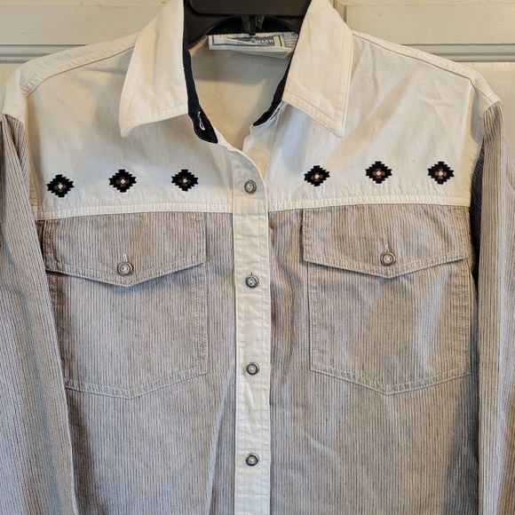 Vintage Wrangler Western Wear for Women Button Down Long Sleeve Shirt - Picture 2 of 6